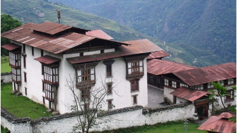 kuenga-rapten-palace
